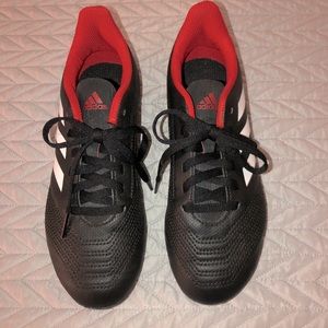 Adidas soccer shoes - 3.5 Youth new